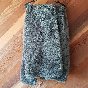 Threshold Faux fur blanket